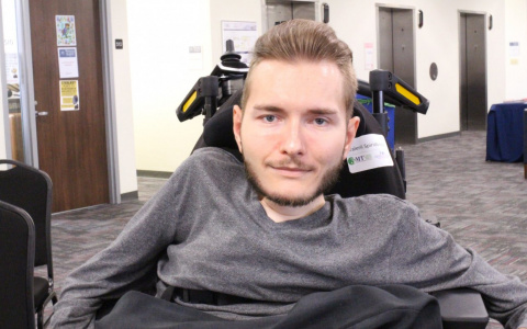 Владимирец, которому не удалось пересадить голову, стал папой