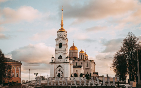 Вандалы не дремлют: в центре Владимира неизвестные украли часть арт-объекта