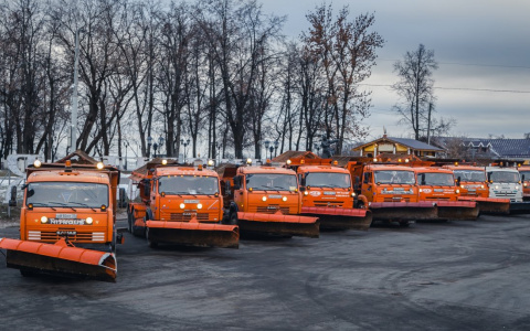 Во Владимире показали технику, которая будет убирать город от снега (фоторепортаж)