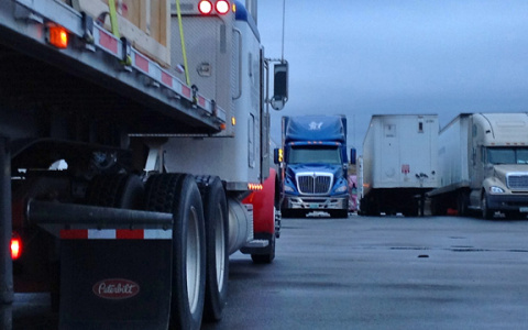 Воры всю ночь вывозили товар из фуры «Спортмастера» во Владимирской области