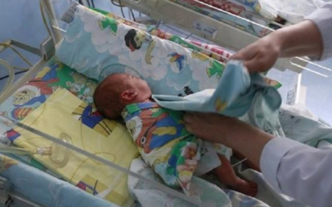 Младенца подкинули к дверям роддома в Коврове