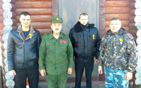 Сотрудники СИЗО в Кольчугино спасли женщину из пожара и почти потушили его