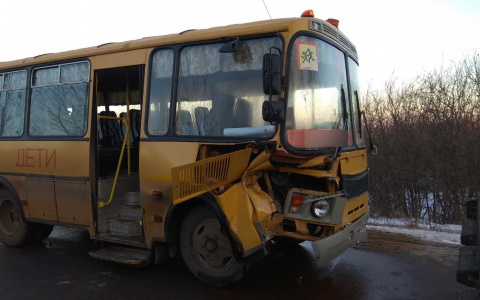 Во Владимирской области автобус со школьниками попал в ДТП