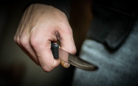 Во Владимире пьяный мужчина поссорился с собутыльницей и полоснул её ножом