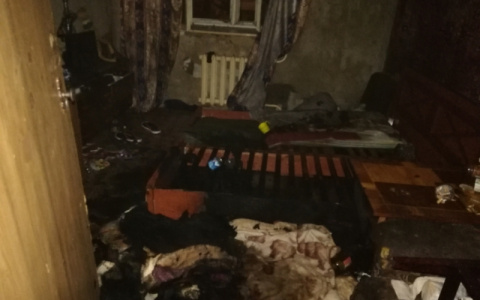 Ночью во Владимире полыхали квартира и автомобиль