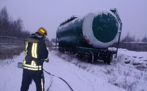В Александрове спасатели ликвидировали утечку нефтепродуктов