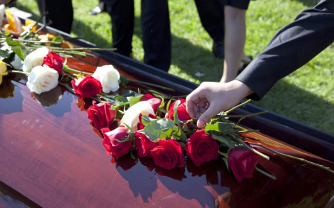 Что делать, если умер близкий человек? Перечень обязательных действий