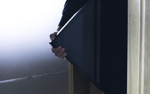 В Меленках мужчина украл телевизор из дома пенсионерки прямо у нее на глазах