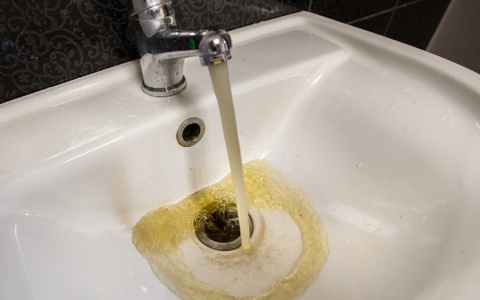 Владимирцам рекомендуют пить вонючую воду после кипячения