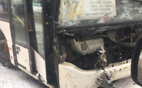 Во Владимире «Газель» протаранила пассажирский автобус