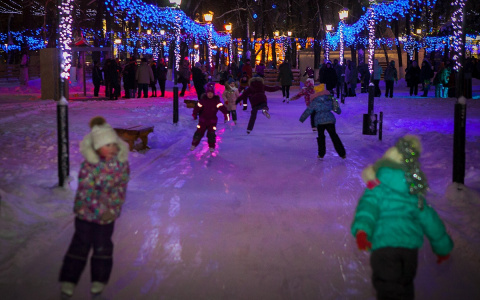 Главный каток Владимира открыт: сколько стоит прокат