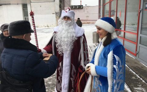 Сладкие подарки ждут всех: Дед Мороз со Снегурочкой заедут во Владимир