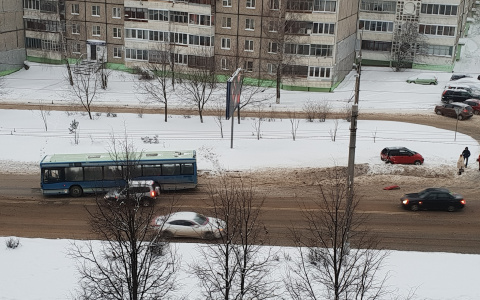 Вчера во Владимире несколько авто столкнулись "паровозиком" (фото, видео)