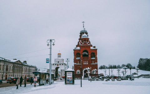 Владимир за день: девушки на танках, страшное ДТП, дикая инфляция и как не стать жертвой сосулек