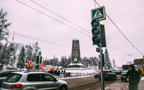 Долгожданный светофор на Соборной площади во Владимире наконец-то заработал