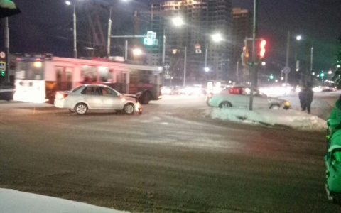 ДТП во Владимире: на "Факеле" вчера столкнулись несколько автомобилей