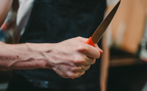 Ковровчанину не понравились посетители кафе и он пырнул их ножом