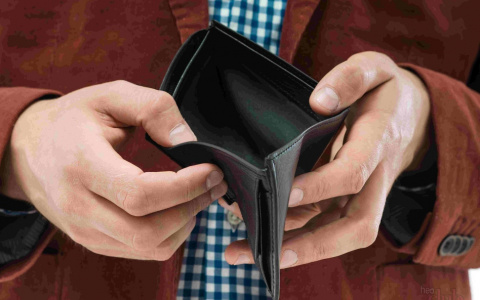 Назван самый "бедный" месяц в России за последние четыре года