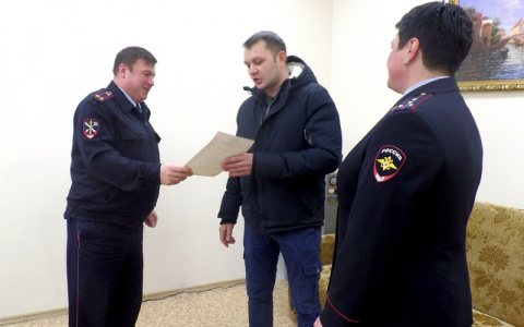 Кольчугинец бросился за грабителем, скрутил его и передал полиции