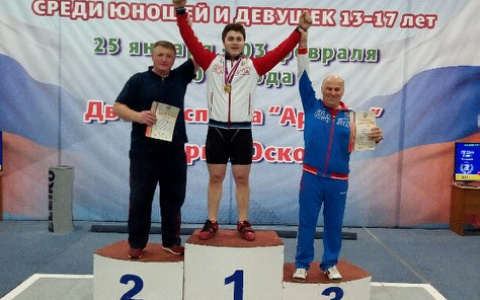 Владимирский тяжелоатлет поднял 325 килограммов