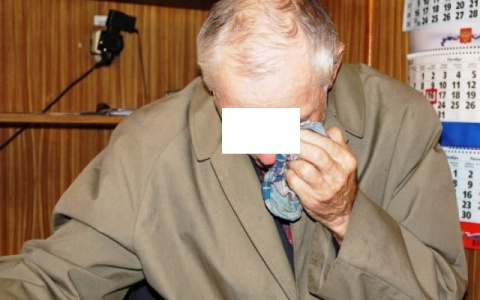 Во Владимире две цыганки обокрали дедушку более чем на 80 тысяч рублей