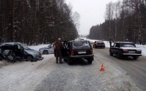 В Ковровском районе произошло лобовое столкновение двух автомобилей
