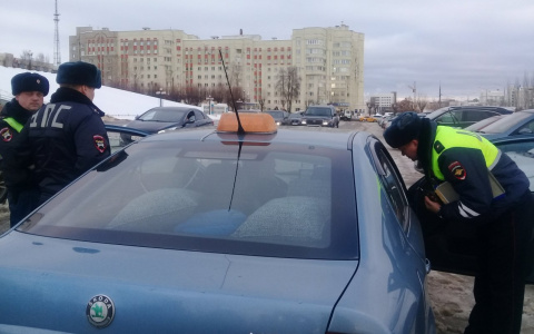 Тотальная проверка таксистов: ГИБДД Владимира провели рейд