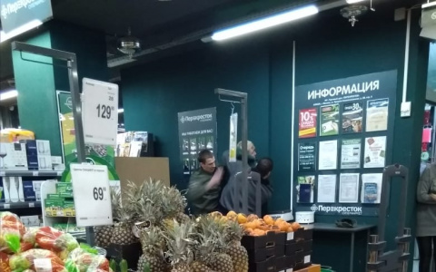 Владимирский неадекват устроил дебош в супермаркете в Добром (видео)