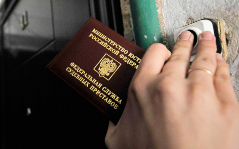 Судебные приставы хотели арестовать автомобиль должника, но тот выкрутился