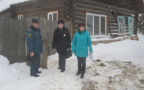 Во Владимирской области спасатели проверили безопасность многодетных семей