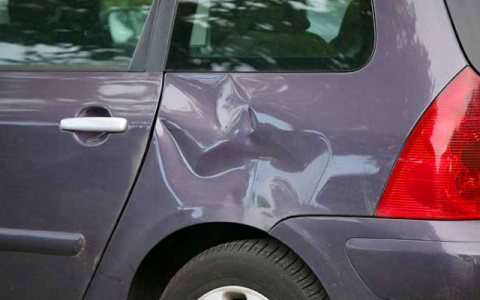 Житель Юрьев-Польского изуродовал чужую машину во время спора с молодежью