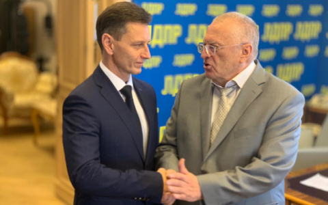 Жириновский вступился за Сипягина перед депутатами Заксобрания