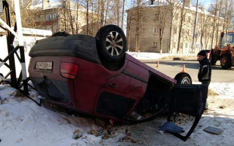 В Коврове легковушка влетела в трактор и перевернулась