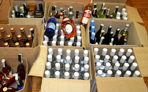Во Владимире судебные приставы «вынесли» из магазина алкоголя на 200 тысяч
