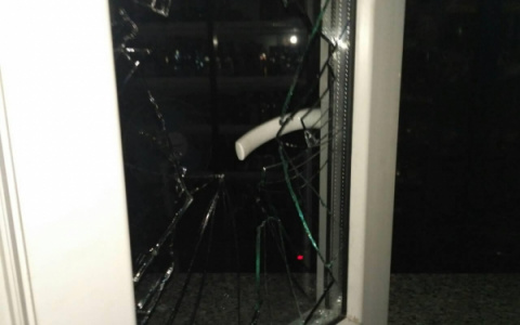 Житель Александрова проник в чужую квартиру и устроил там бардак