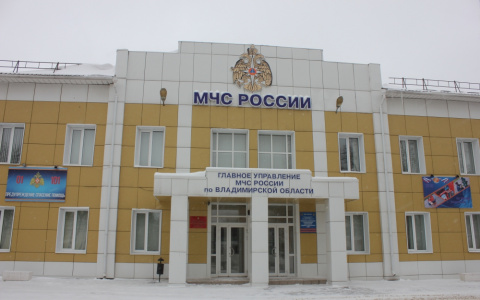 Владимирцев предупреждают о сильном ветре, надвигающемся на город