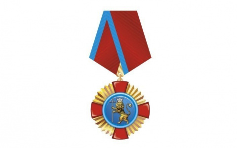 Двоих жителей региона наградят почетной медалью за заслуги перед областью