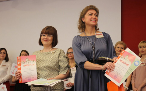 Лучшими педагогами года во Владимире стали географ и логопед