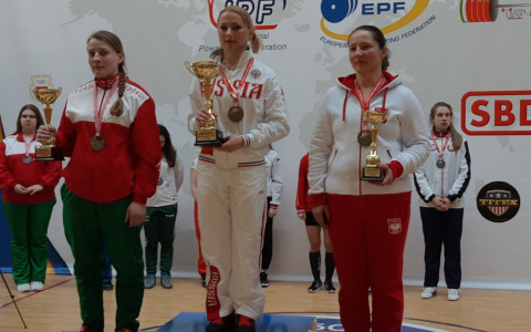 Владимирские спортсменки взяли 3 "золота" на Кубке Европы по пауэрлифтингу
