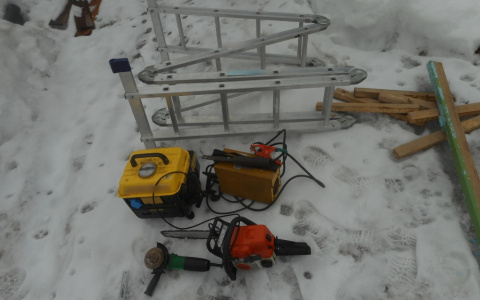 Во Владимирской области троица "обнесла" дом местного жителя, пока он спал