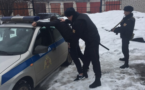 Росгвардейцы задержали подозреваемого в хранении наркотиков во Владимире