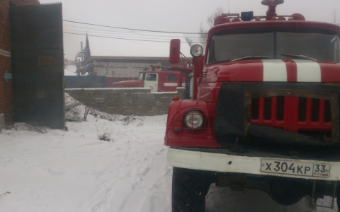 На Пекинке сегодня полыхал крупный склад