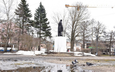Во Владимире началась реконструкция сквера на Чайковского