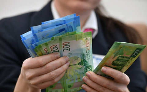 Торговый представитель обокрала фирму, продающую бытовую химию