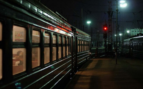 Под Петушками электричка сбила мужчину, шагавшего вдоль путей