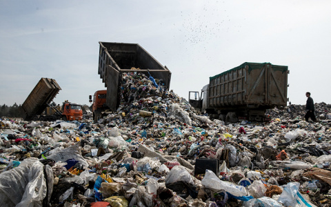 Всего за два дня коммунальщики вывезли из города 454 тонны мусора