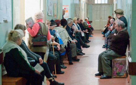 Беременным во Владимирской области разрешили посещать врачей вне очереди