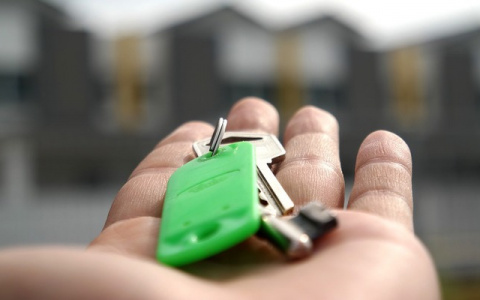 Сирот из Радужного обеспечили жильём после вмешательства прокуратуры