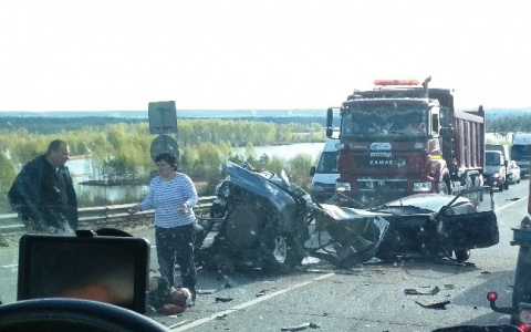 В ГИБДД прокомментировали ДТП с порванным надвое автомобилем
