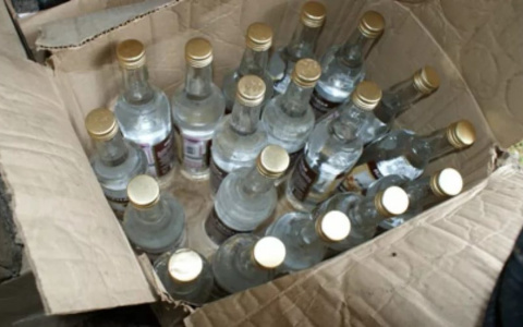 Полицейские изъяли 40 000 бутылок контрафактной водки
